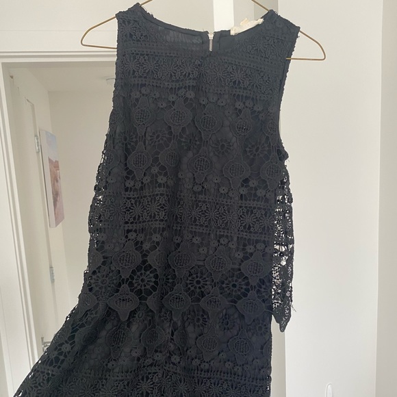 Black lace romper - Picture 2 of 2
